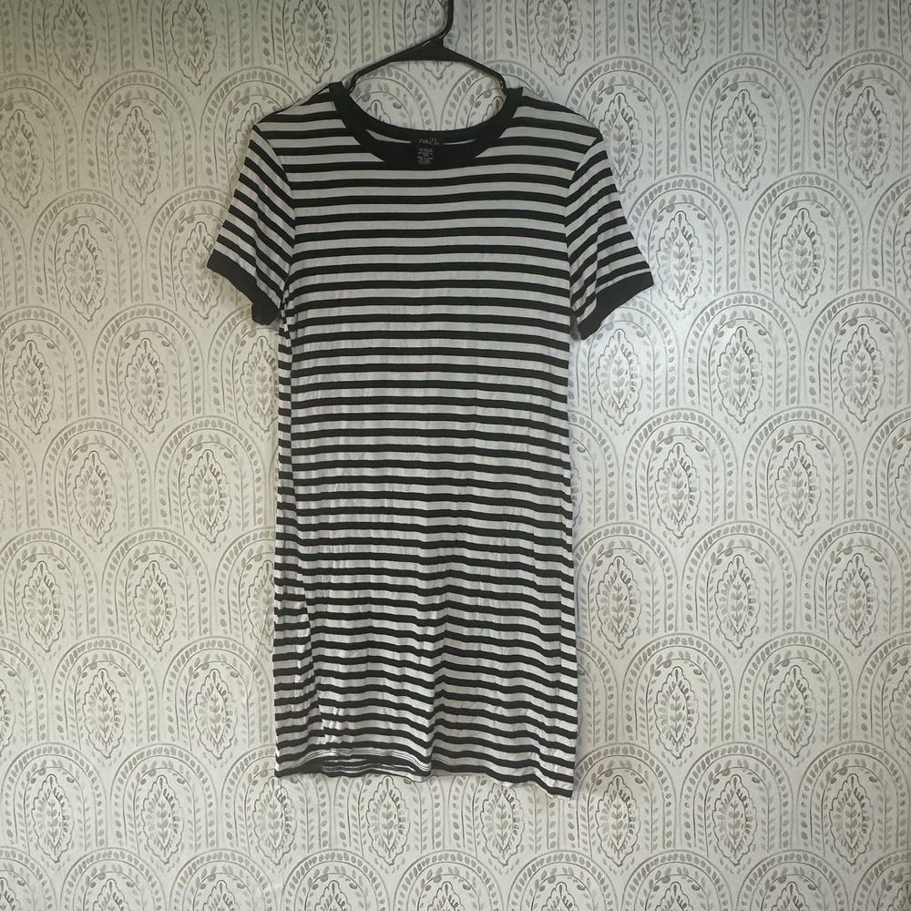 Rue‎ 21 Womens Large Black And White Short Sleeve Dress Knee Length Rayon Cute